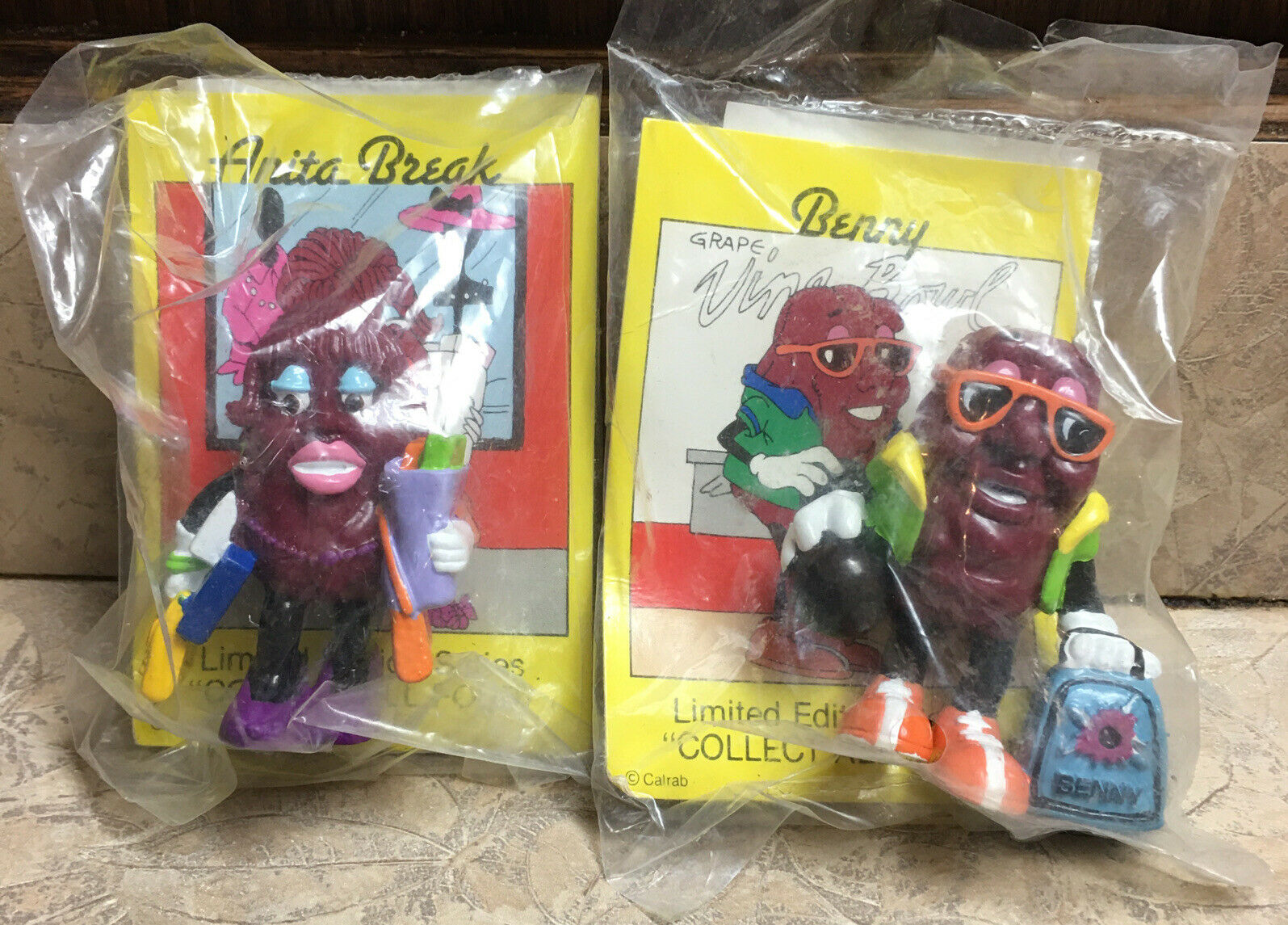 2 California Raisins Figurines Anita Break & Benny Bowler New Bag Cards Applause